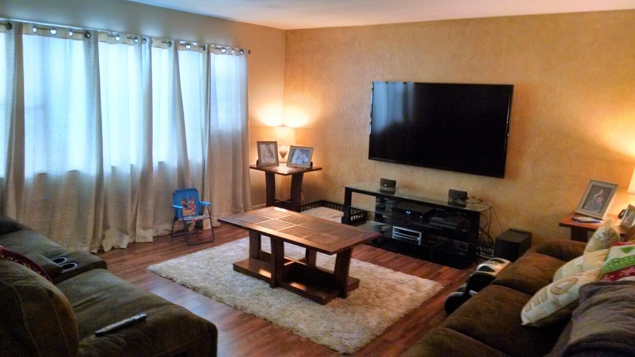 Foto principal - 822 Kingsland Ln