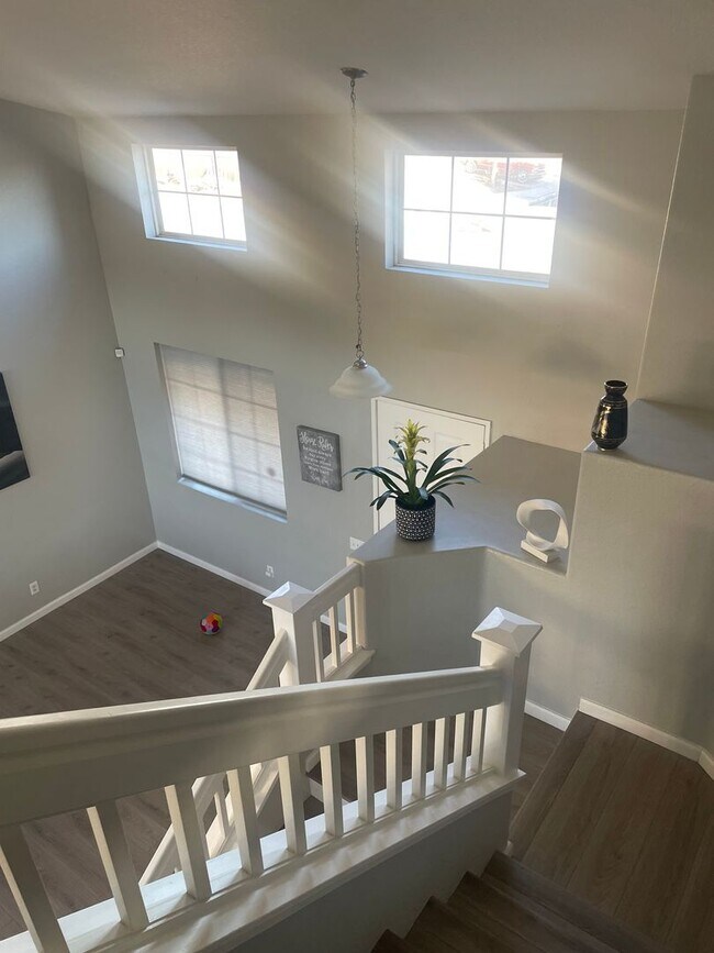 Foto del edificio - 5449 Essex Dr