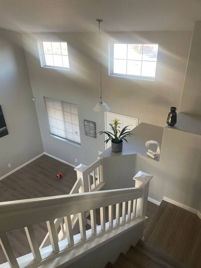 Foto del edificio - GORGEOUS AND IMMAXCULATE 4 BDRM 3 BA STORY HOME FOR LEASE PALMDALE!