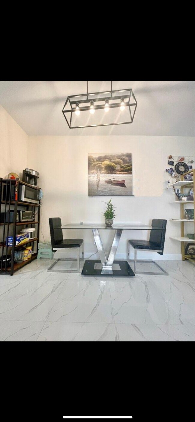 Foto del edificio - 1664 64th St