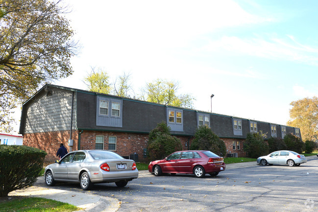 Building Photo - Heritage Knoll