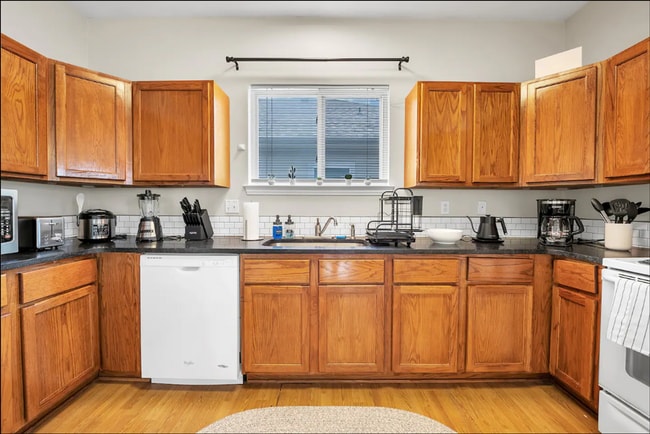 Foto del edificio - 1425 James Ave