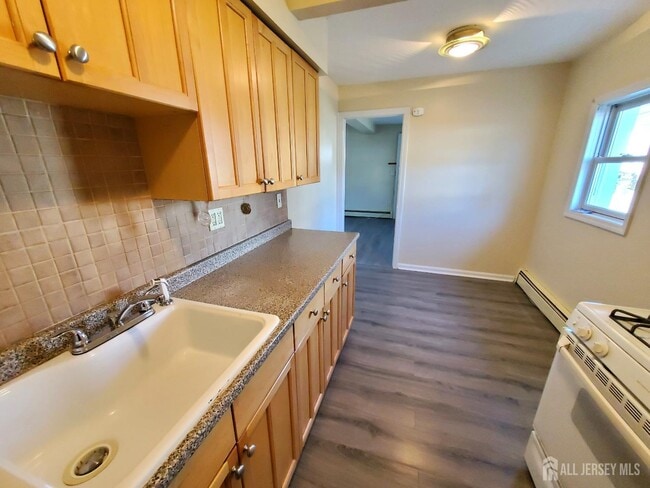 Foto del edificio - 615 Ridgewood Ave