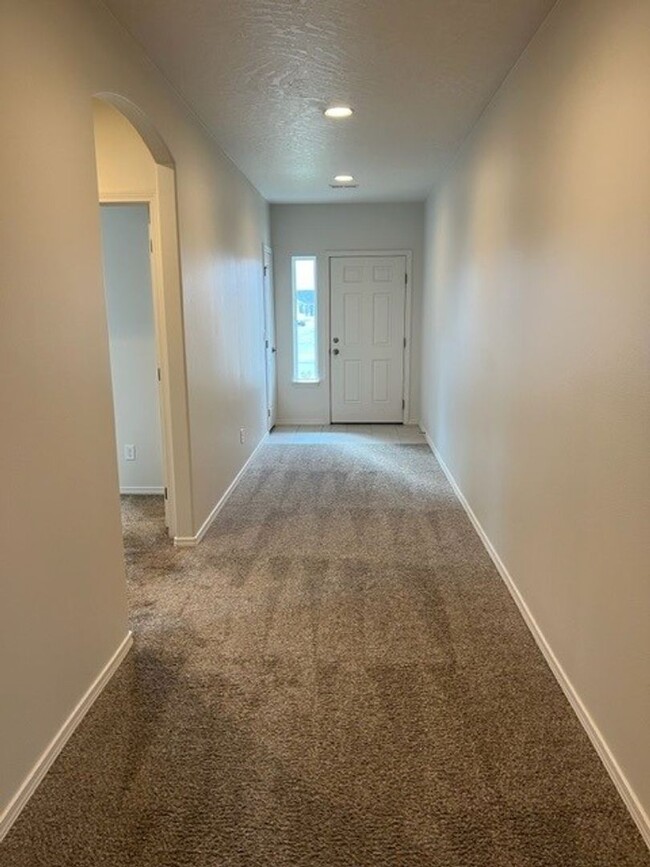 Building Photo - First Month's Rent Free!