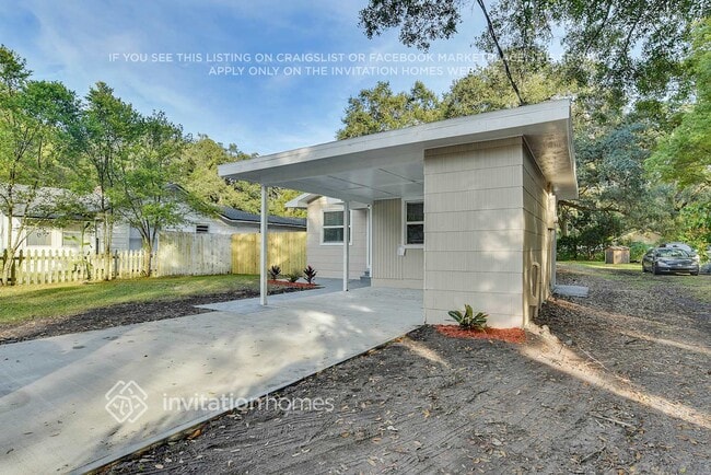 Building Photo - 1317 S Mellonville Ave