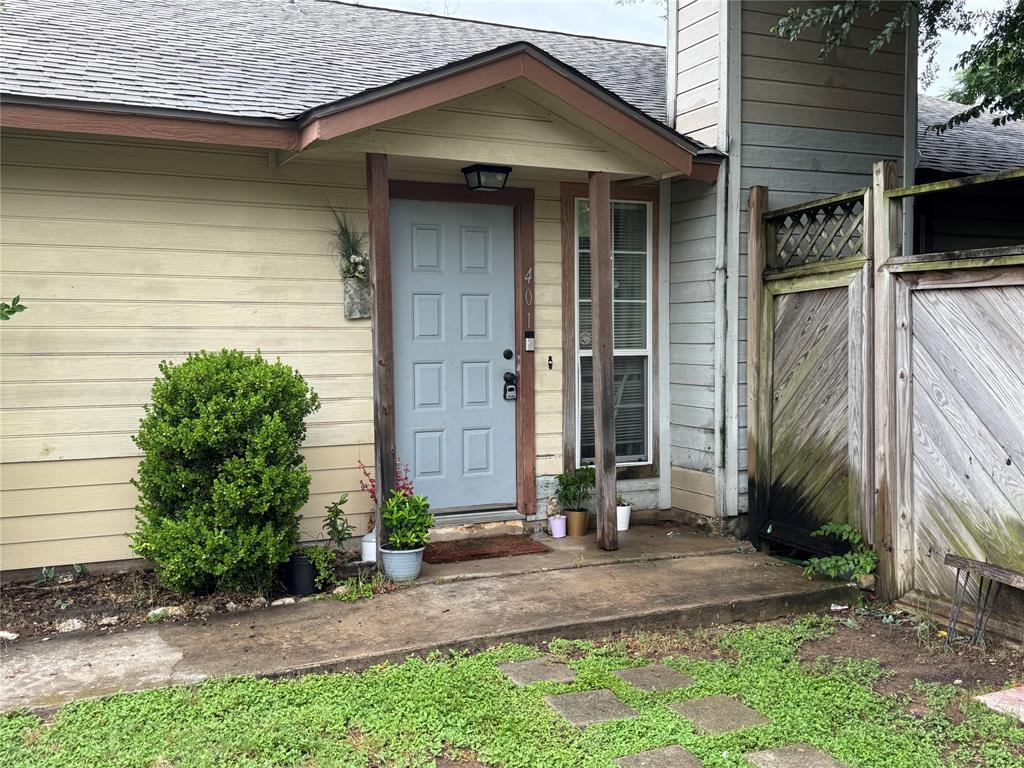 Foto principal - 401 Cypress Ln