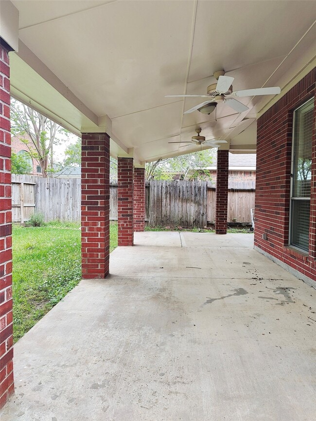 Building Photo - 7127 Bristol Ridge Dr