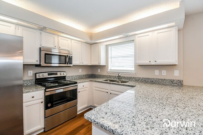 Foto del edificio - 8468 Pikes Peak Dr N