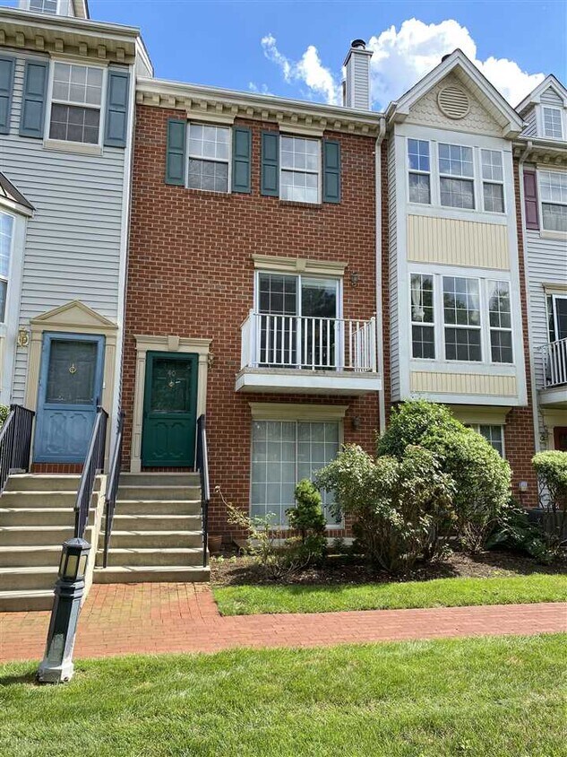 40 Cottonwood St, Jersey City, NJ 07305 Condo for Rent in Jersey City