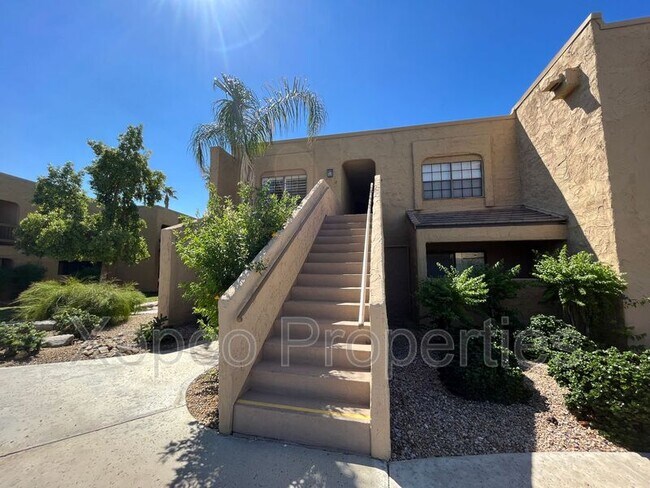 Building Photo - 5300 E Waverly Dr