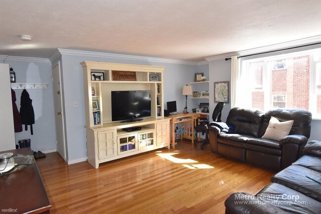 Building Photo - 41 Colborne Rd