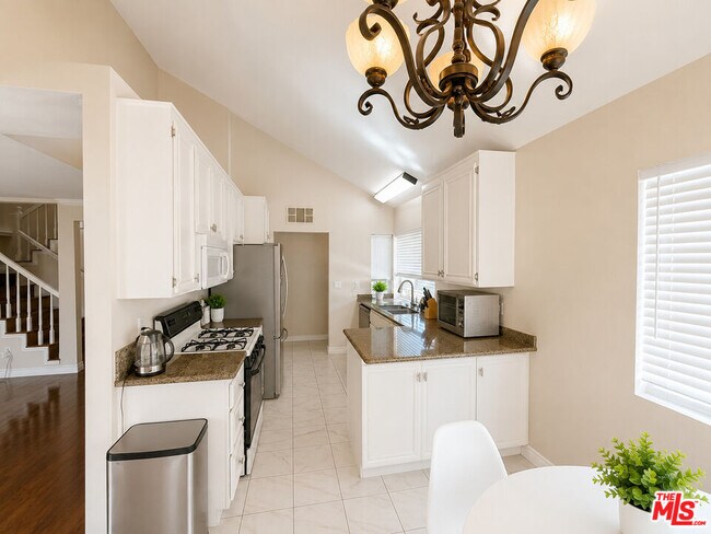 Foto del edificio - 8950 Serapis Ave