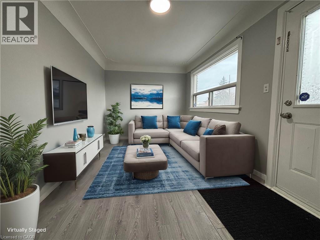 Primary Photo - 46 Delena Ave S
