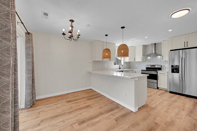 Building Photo - $2,295.00, 2 Bed 2 Bath Condo in Westminster!