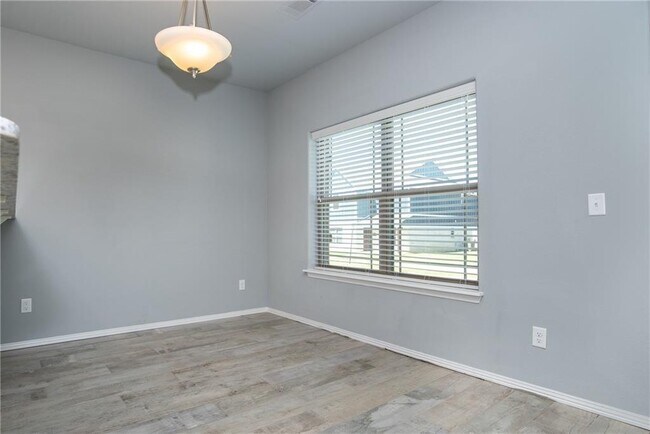 Building Photo - 1322 N Corsica Dr