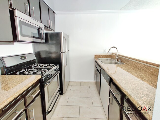 Foto del edificio - 1522 N Formosa Ave