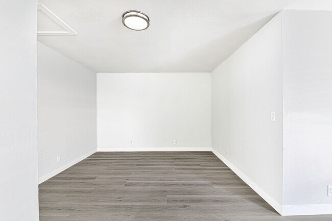 Foto del interior - 811 Gardenia Avenue