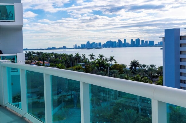 Building Photo - 7900 Harbor Island Dr