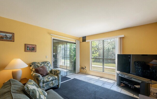 Building Photo - Comfortable & Updated One-Bedroom Home