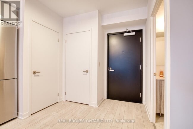 Building Photo - 31 Tippett Rd