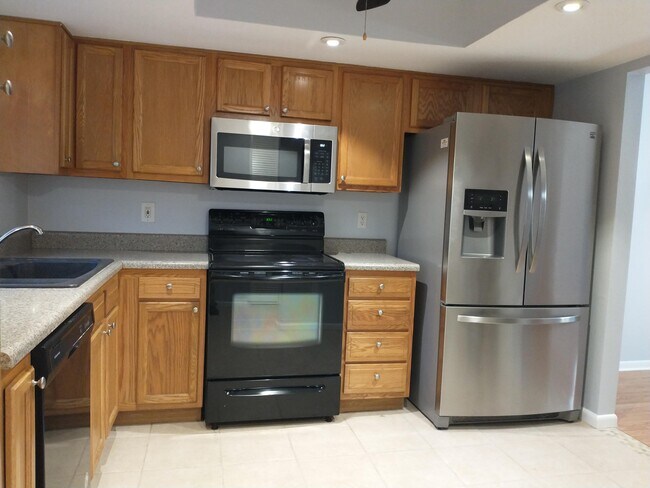 Kitchen - 3701 Champagne Dr