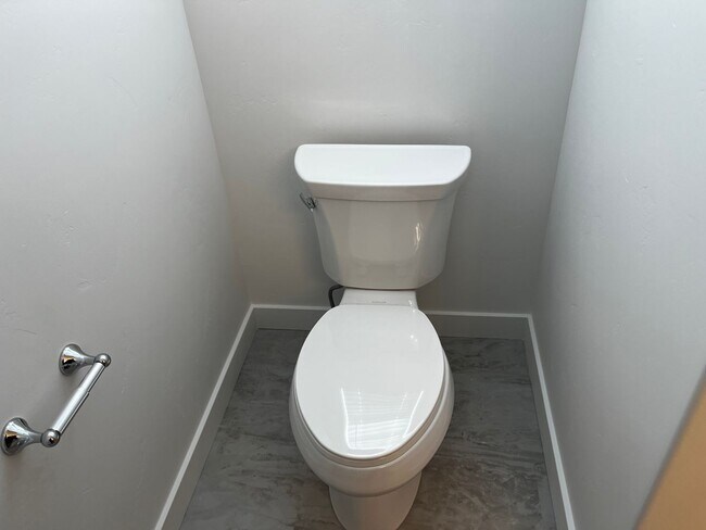 Building Photo - GET $500 OFF THE FIRST MONTHS RENT!!!!