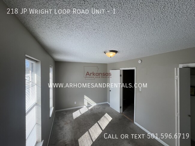 Foto del edificio - 218 S J P Wright Loop Rd