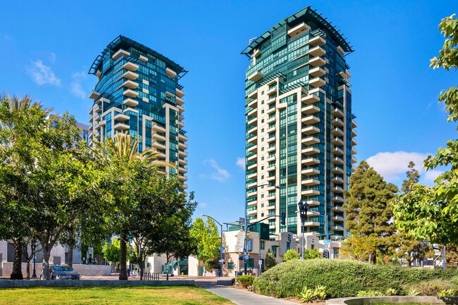 Building Photo - Upgraded Marina District 2 Bedroom at Hori...