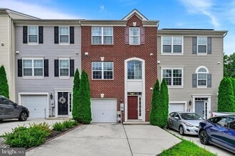 Building Photo - 713 English Ivy Way