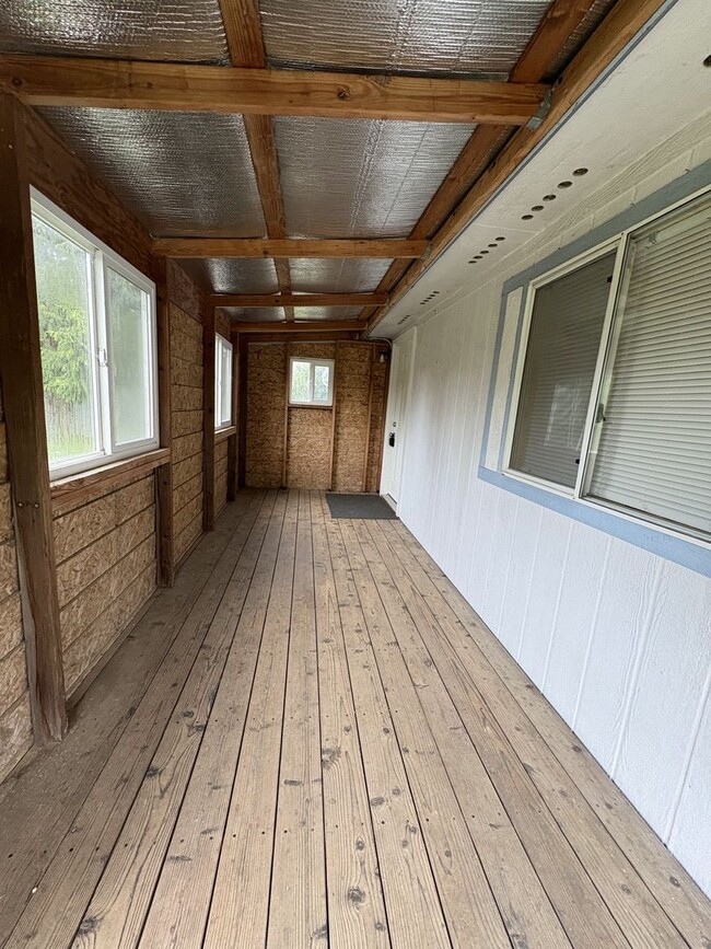 Foto del edificio - Remodeled Three Bed Two Bath
