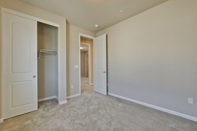 Building Photo - 630 Montage Cir