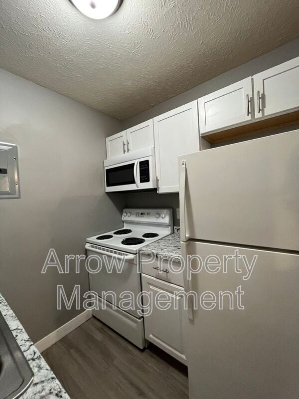 Building Photo - 1730 G St