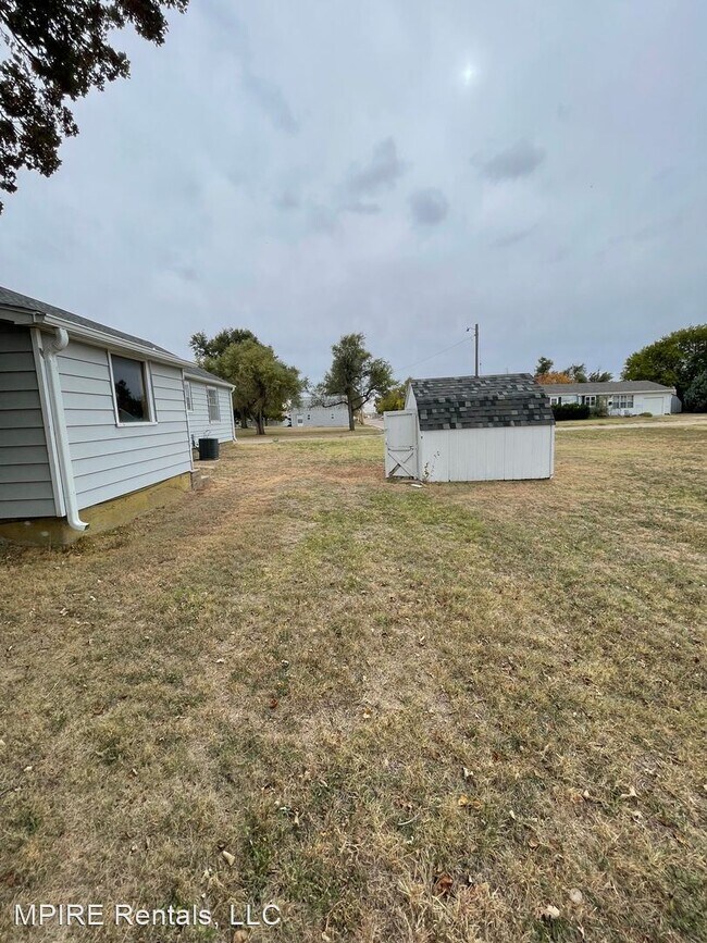 Foto del edificio - 2 br, 1 bath House - 1301 K-96 HWY
