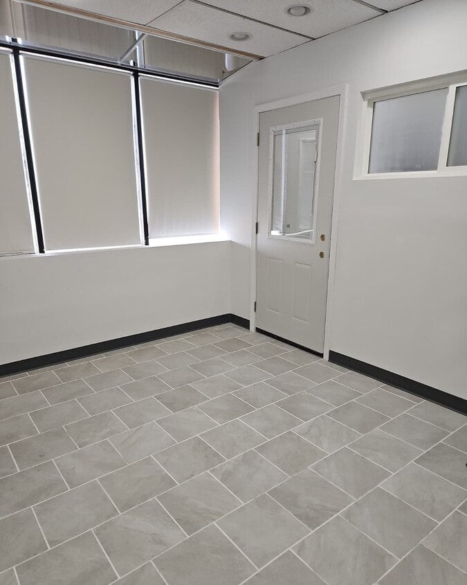 Building Photo - 6200 N Milwaukee Ave