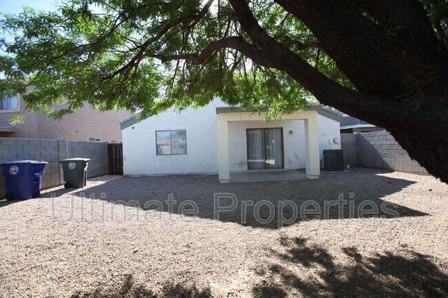 Foto del edificio - 15216 N B Ct