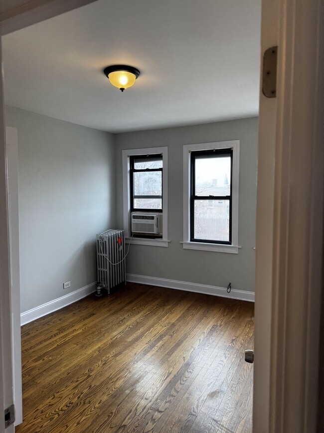 Foto del edificio - 5655 N Spaulding Ave