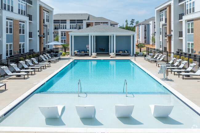 Outdoor Amenities Courtyard Pool - Medley at Northwood Landing