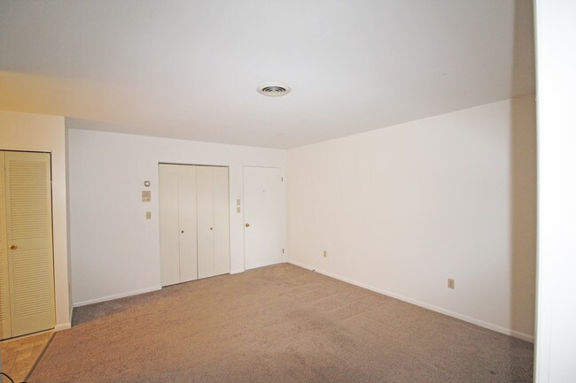 Building Photo - 110 Sunset Ave