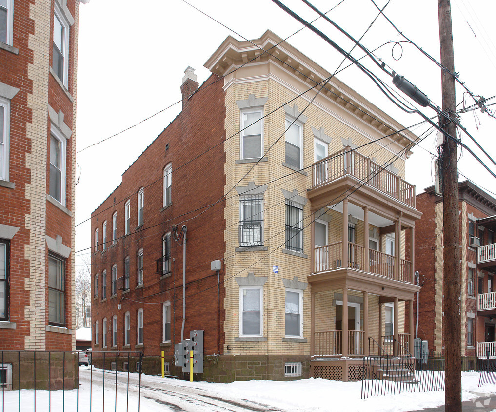 Building Photo - 47-49 Bond St