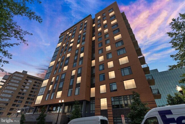 Foto del edificio - 2000 Clarendon Blvd