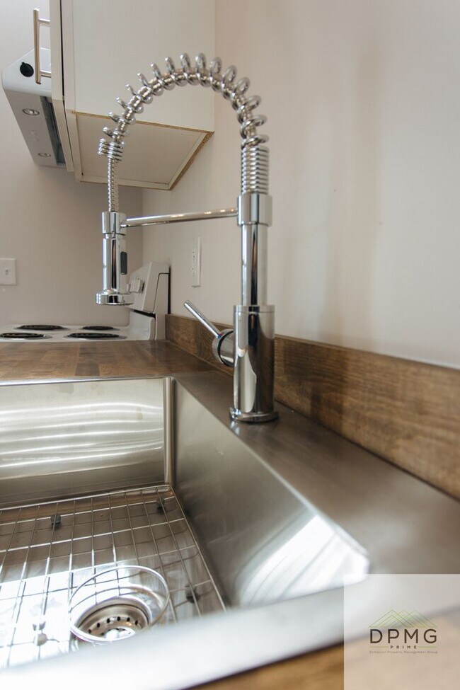 Foto del edificio - 322 E Hillsdale St