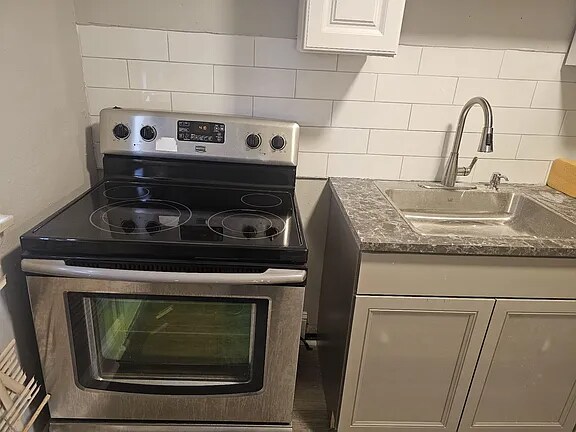 Foto del edificio - 5109 Arbutus Ave