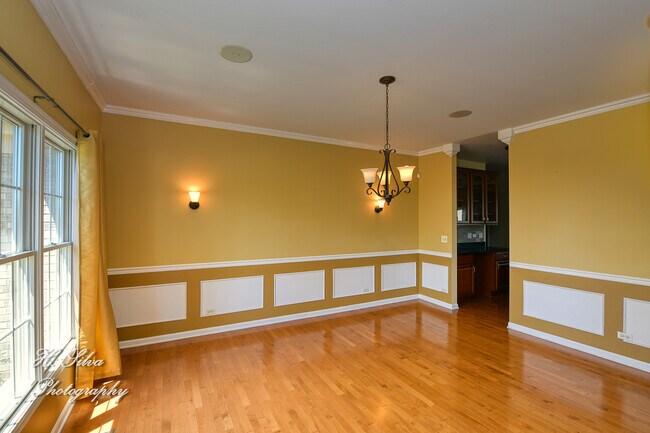 Building Photo - 3260 Nottingham Dr
