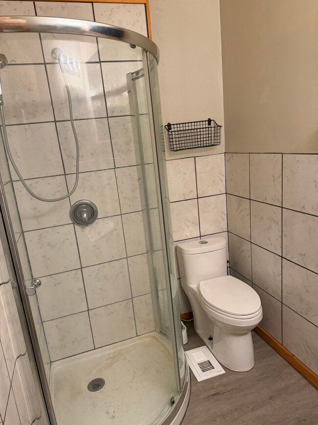 Building Photo - 654 Canoro Rd