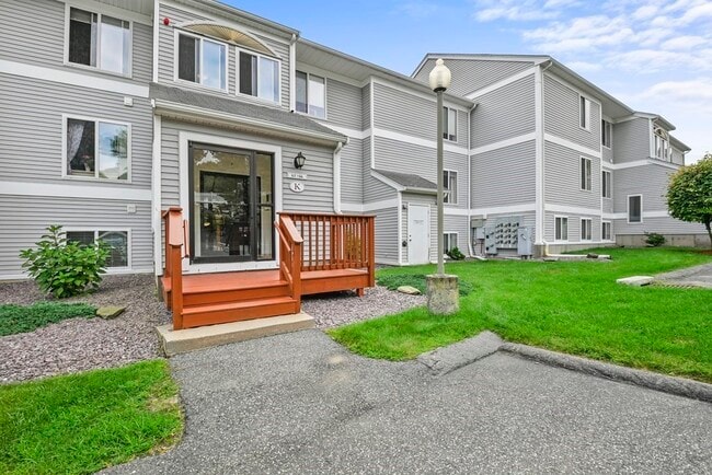 Building Photo - 330 Sunderland Rd