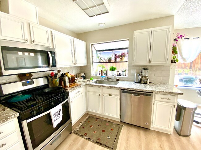 Building Photo - 1115 Backer Way