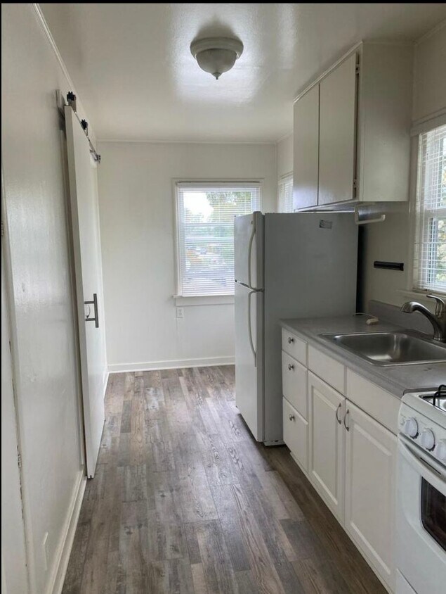 Foto principal - 21625 E Cliff Dr