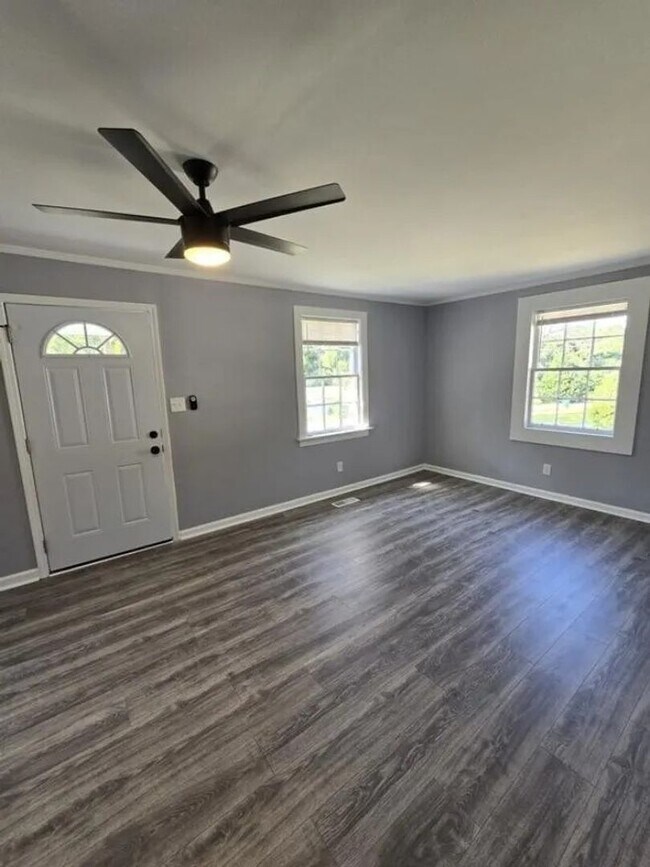 Building Photo - Newly Renovated House in Macon