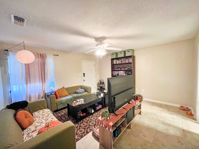 Foto del edificio - 3815 NW 45th St