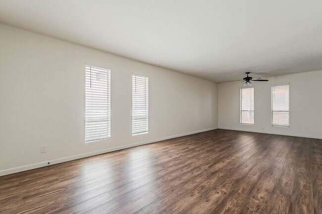 Building Photo - One Bedroom/One Bath in Historic Downtown ...
